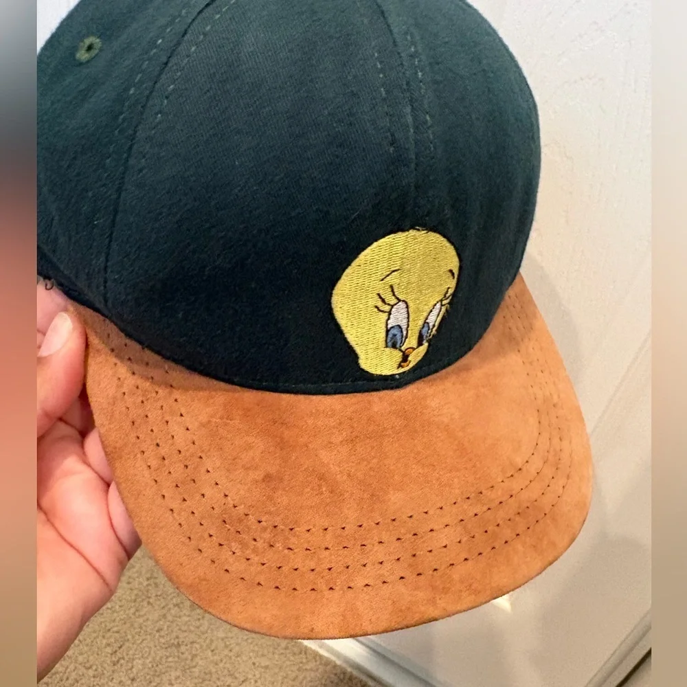 Vintage 90’s Tweety Bird Warner Bros. Kids Snap Back Hat Suede Structured Visor